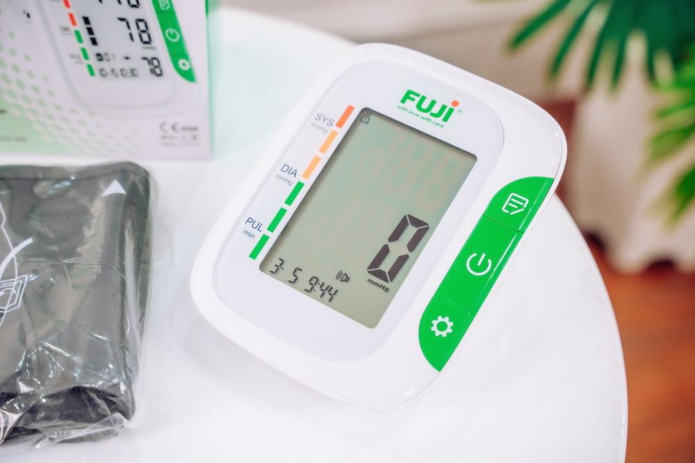 Máy đo huyết áp Fuji AXD-806